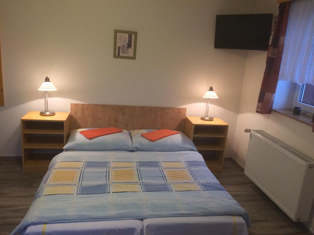 Penzion U pily Paseky nad Jizerou Esterno foto